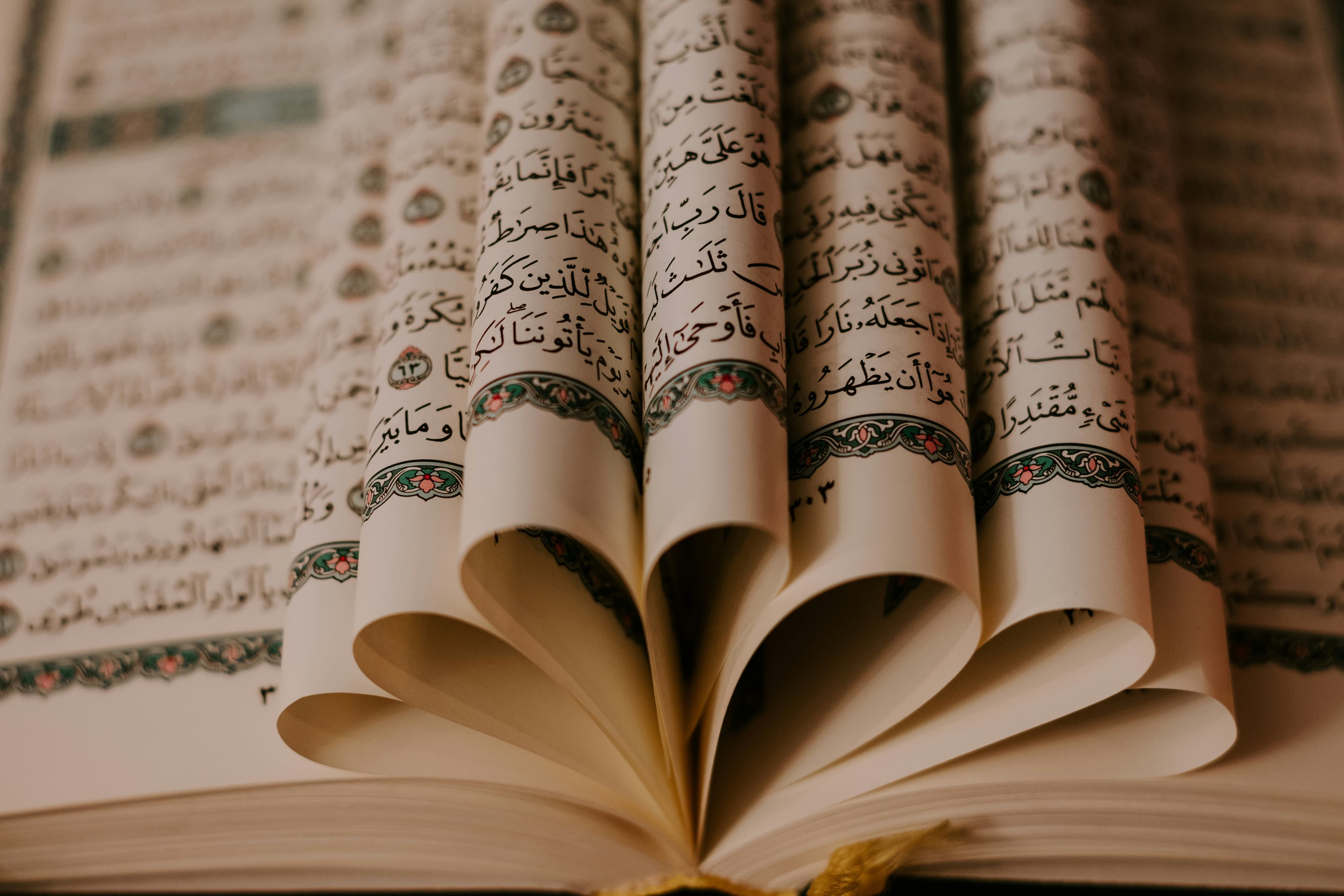 Open pages of the Holy Quran