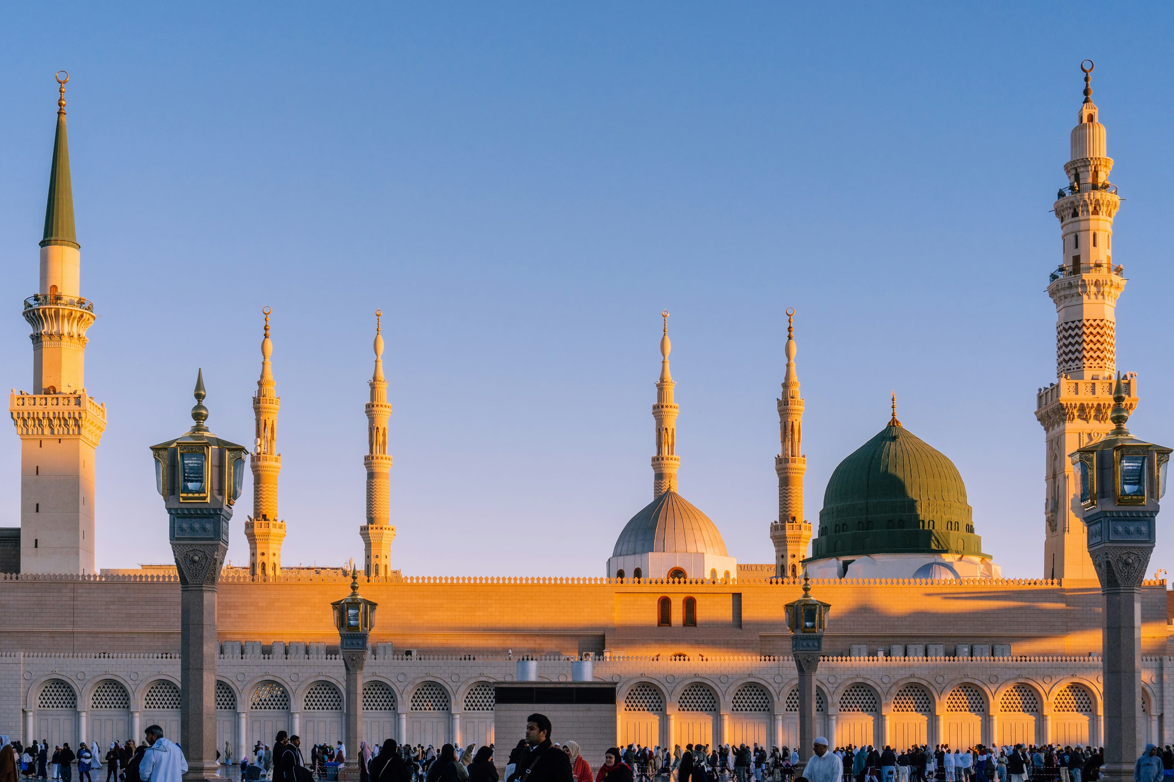 Masjid an-Nabawi at sunset